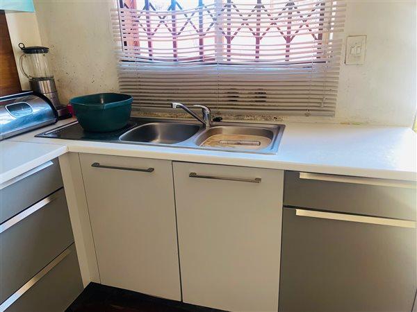 3 Bedroom Property for Sale in Sabata Dalindyebo Square Western Cape